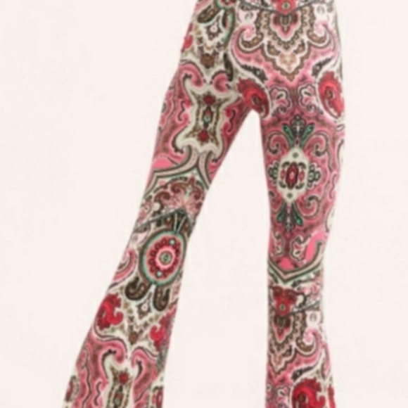 ❤︎ FREE PEOPLE ❤︎ Harper Bell Bottoms - Picture 3 of 3